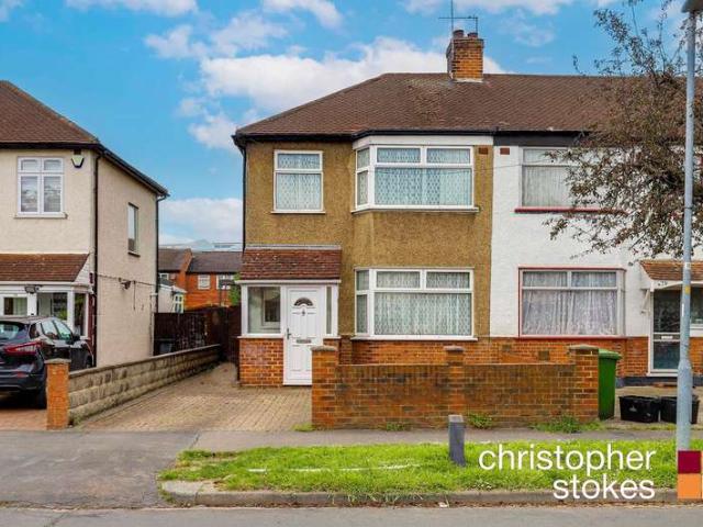 Cottage for sale in Broxbourne, Hertfordshire