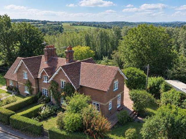Cottage for sale in Ewhurst Green, Heathlands