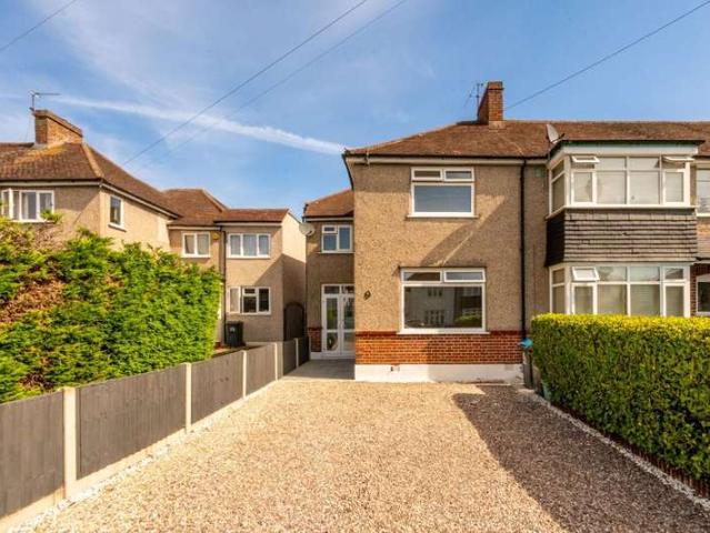 Terraced House for sale in New Malden, Motspur Park Terraced House for sale in New Malden, Motspur Park