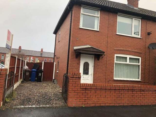 Cottage for rent in North Reddish, Stockport
