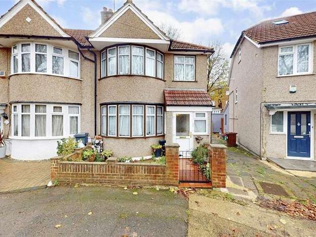 Cottage for sale in London Borough of Hounslow, Spring Grove