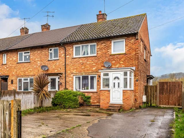 Cottage for sale in Hillview, Surrey