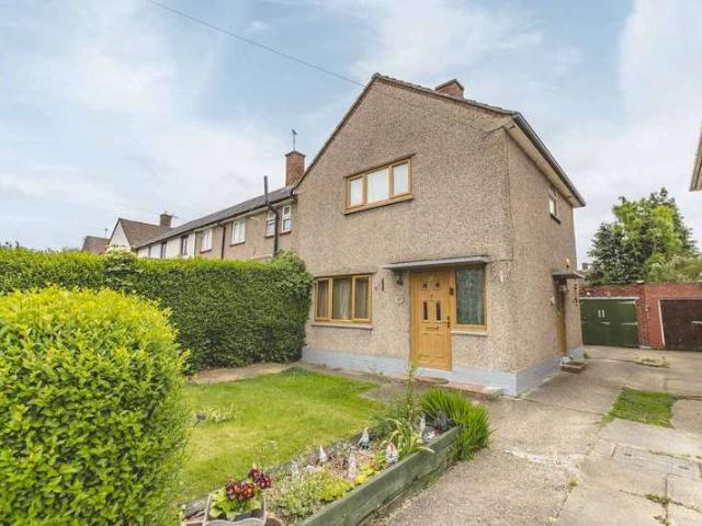 Terraced House for sale in Slough, Wexham Court
