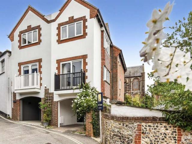 Cottage for sale in Arundel, Arun