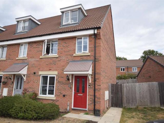 Cottage for sale in Upton, Duston