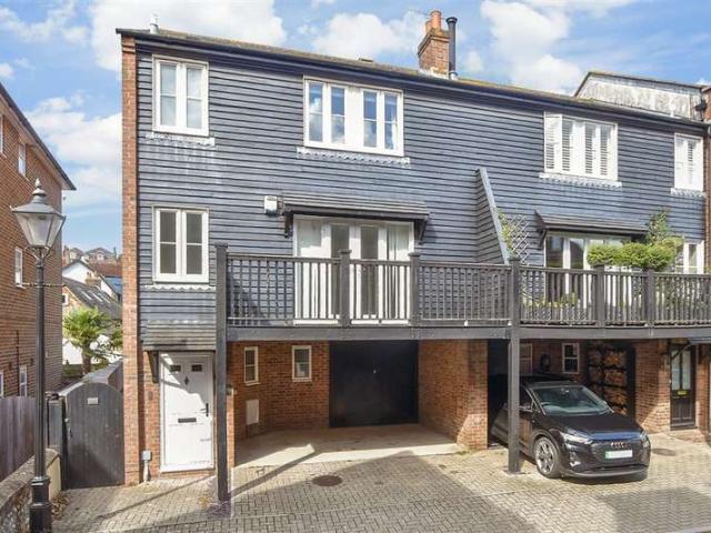 Cottage for sale in Arundel, Arun