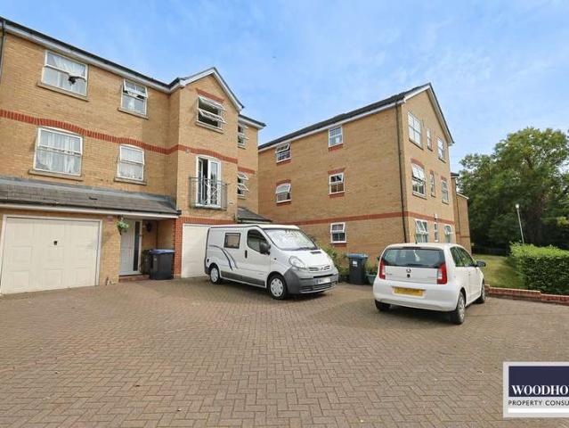 Cottage for sale in Enfield Island Village, Greater London
