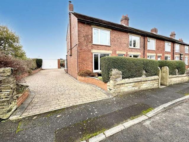 Terraced House for sale in Huddersfield, Highburton