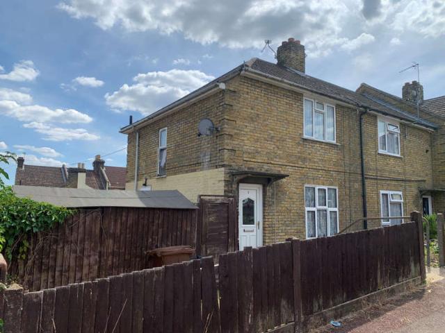 Cottage for rent in Strood