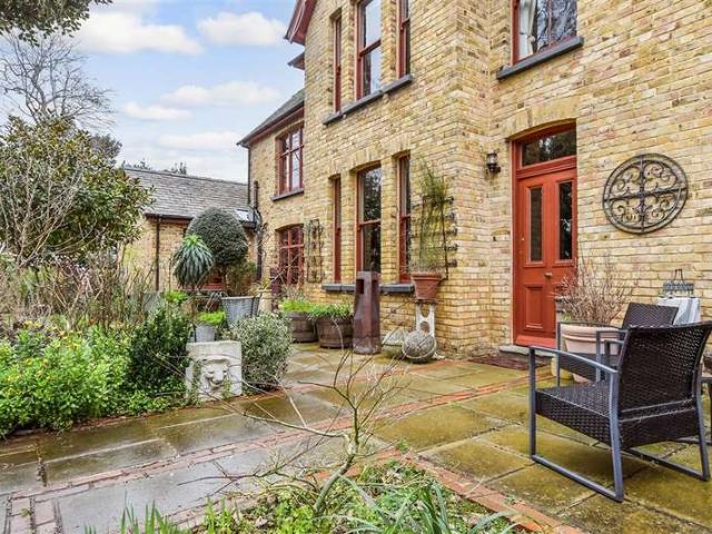 Cottage for sale in Upton, Acol