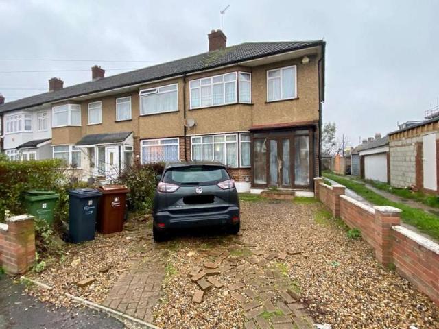 Cottage for sale in Greater London