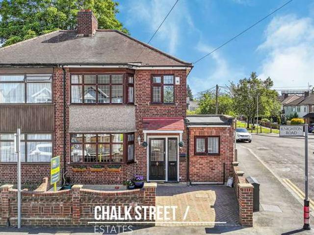 Cottage for sale in Rush Green, Greater London