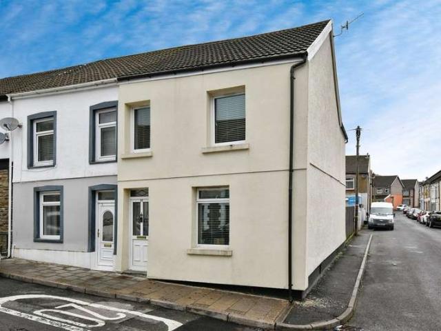 Cottage for sale in Aberfan, Wales