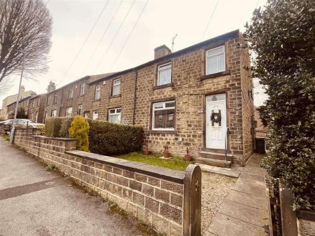 Terraced House for sale in Huddersfield, Newsome
