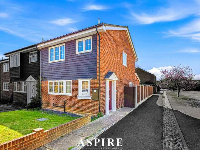 Cottage for sale in North Shoebury, Alton Barnes