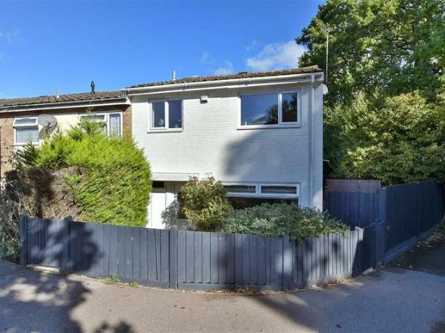 Cottage for sale in Boxley, Chatham
