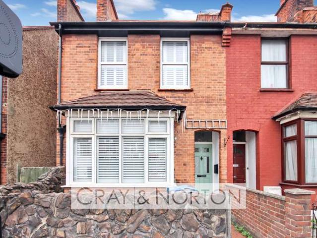 Cottage for sale in London Borough of Croydon, Greater London