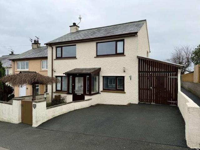Cottage for sale in Llandegfan, Wales