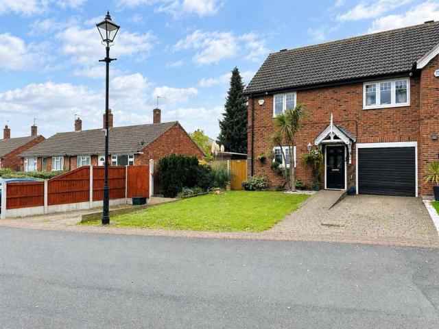 Cottage for sale in Thorne, Doncaster