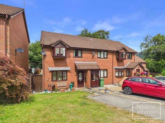 Cottage for sale in Ynysybwl and Coed-y-cwm, Glyncoch