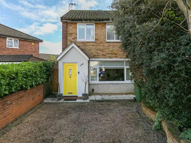 Cottage for sale in Collier Row, Greater London