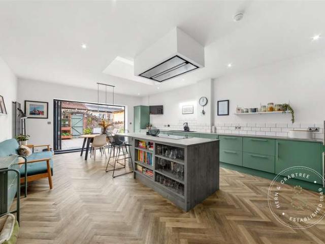 Cottage for sale in Canton, Cardiff