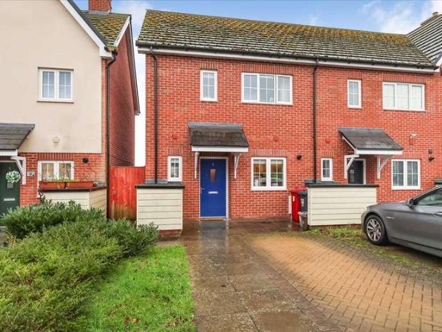 Cottage for sale in Britwell, Slough