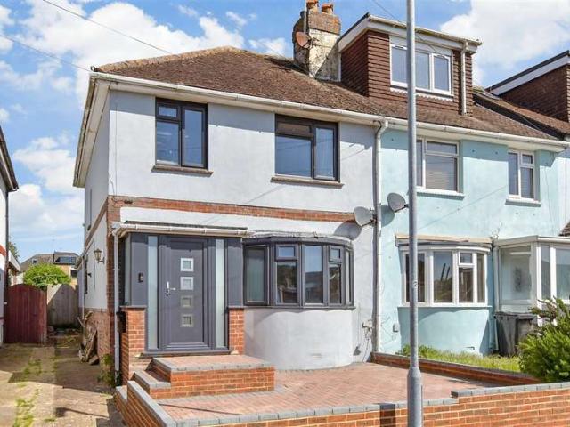 Cottage for sale in Mile Oak, Brighton & Hove