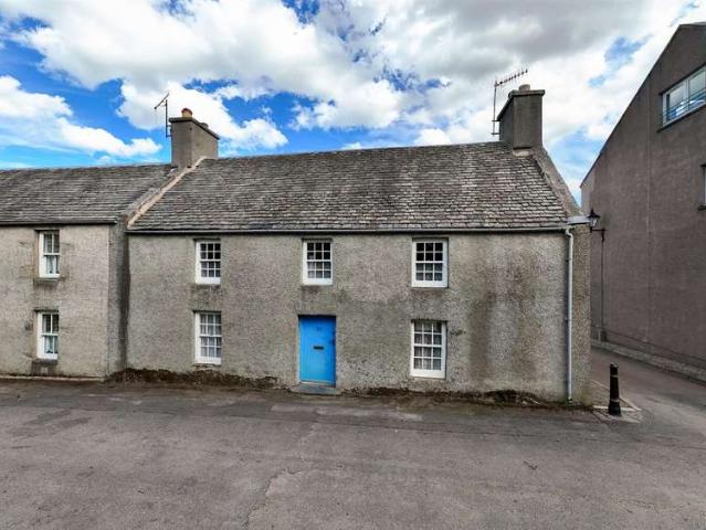 Cottage for sale in Grantown-on-spey, Scotland