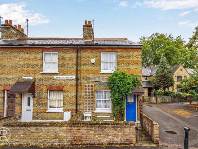 Cottage for sale in London Borough of Ealing, Hanwell