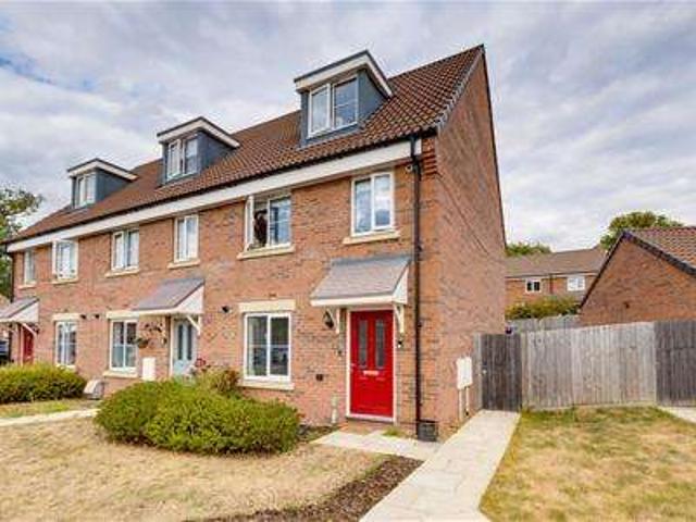 Cottage for sale in Upton, Duston