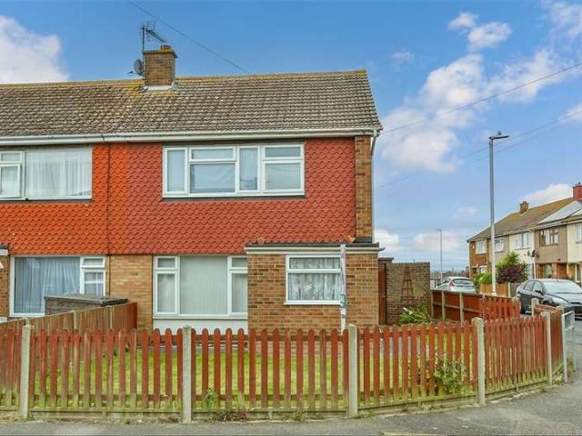 Cottage for sale in Sheerness, Oad Street
