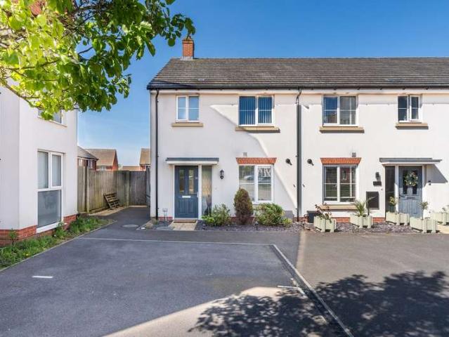 Cottage for sale in Old Netley, Helford