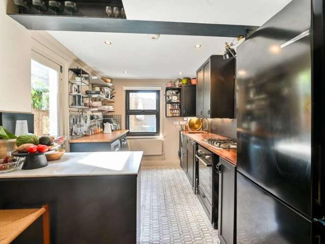 Terraced House for sale in Peckham, Bellenden