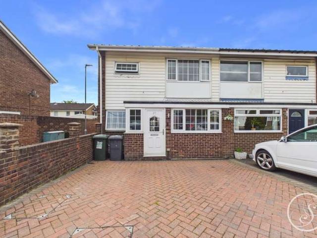 Cottage for sale in Whinmoor, West Yorkshire