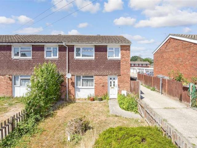 Cottage for sale in Sandown Park, Kent