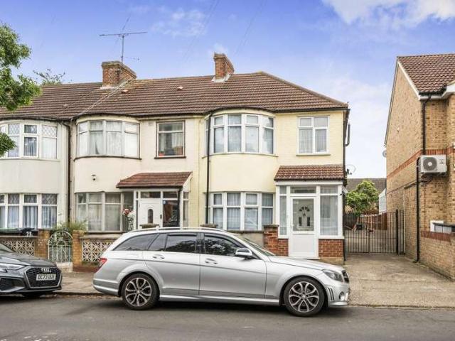 Cottage for sale in Lower Edmonton, Greater London