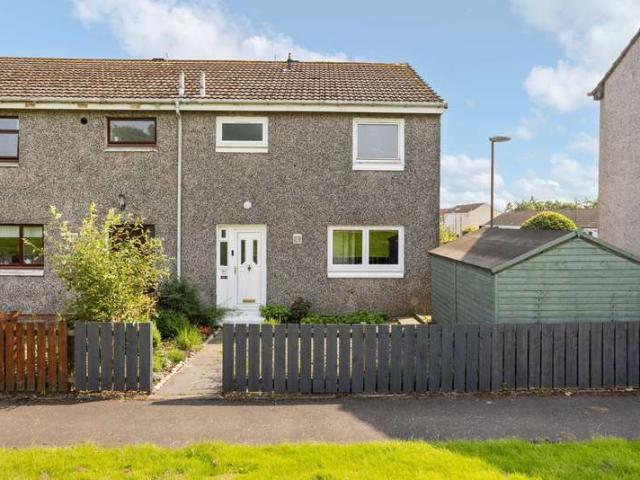 Cottage for sale in Deans