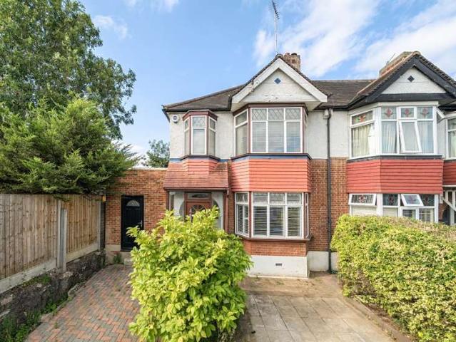 Cottage for sale in Plumstead, Greater London