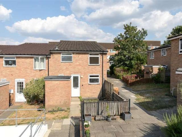 Cottage for sale in Red Hill, Surrey