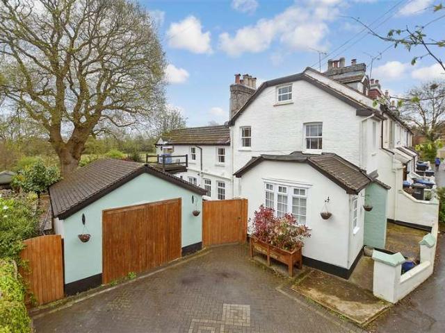 Cottage for sale in Perryfields, West Sussex
