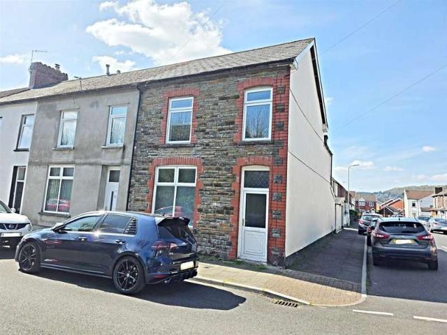 Cottage for sale in Pontypridd, Wales