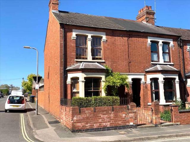 Cottage for sale in Wolverton and Greenleys, Old Wolverton