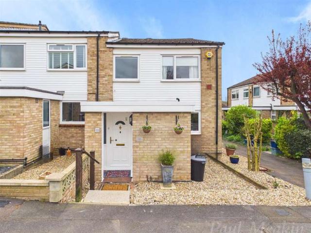 Cottage for sale in London Borough of Croydon, Forestdale