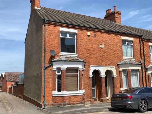 Cottage for sale in Wolverton and Greenleys, Old Wolverton