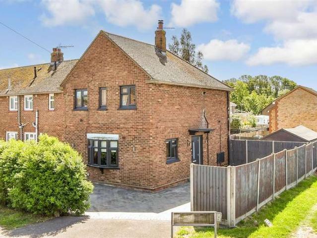 Cottage for sale in Oad Street, Kent