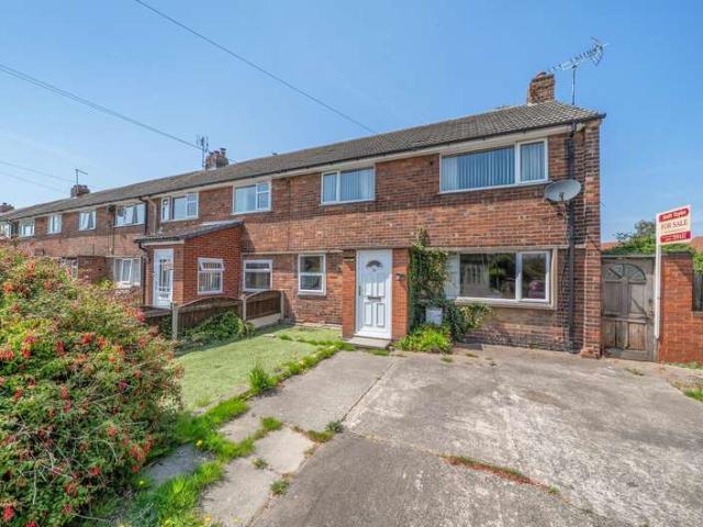 Cottage for sale in Barlby, North Yorkshire