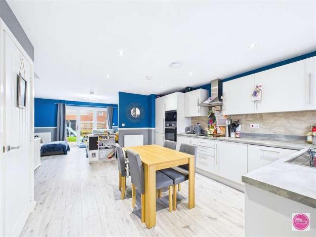 Cottage for sale in Oversetts, Egginton