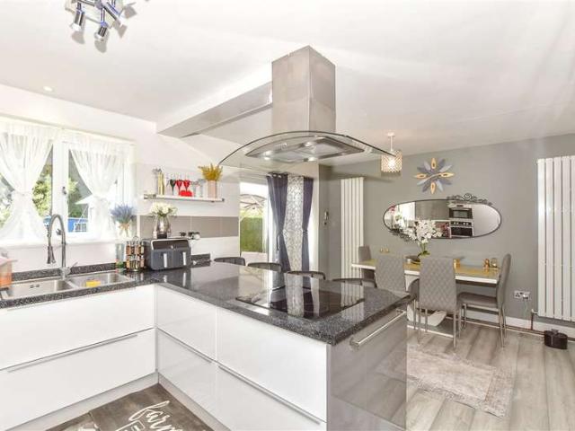 Cottage for sale in Cosham, City Of Portsmouth