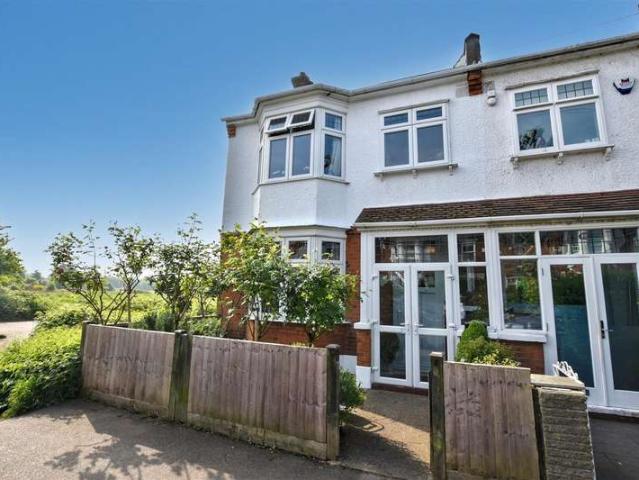 Terraced House for sale in Leytonstone, Leytonstone